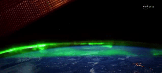 animation of green aurora