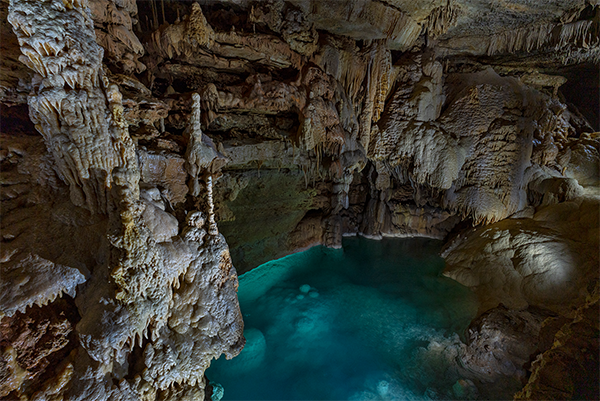Emerald Lake Natural Bridge Caverns